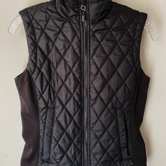 Marmot Women's Outdoor Puffer Vest - Picture 2 of 4